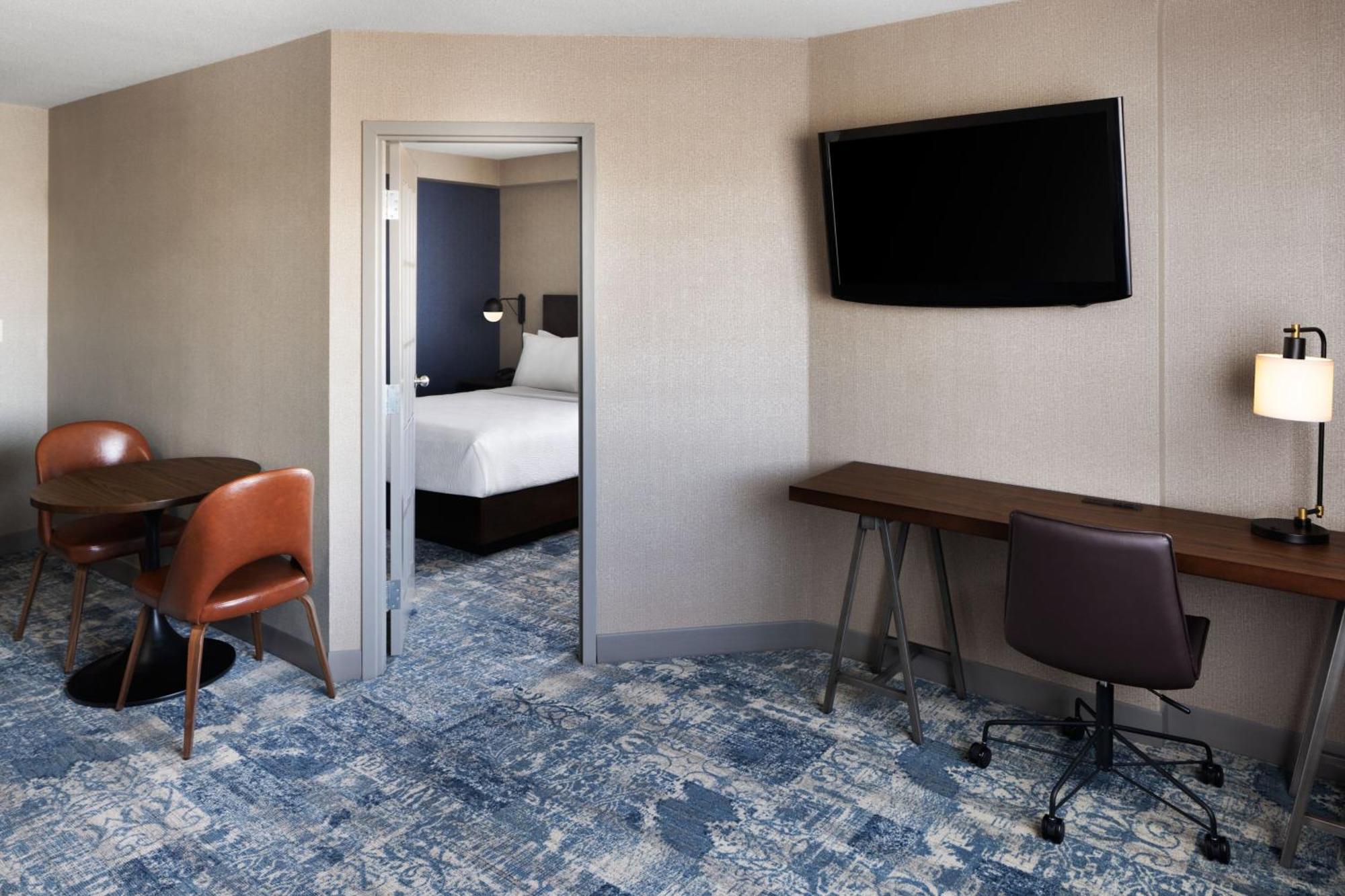 Four Points By Sheraton Edmonton South Exterior foto
